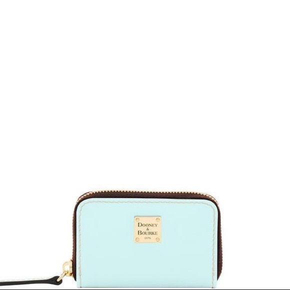 Dooney & Bourke Handbags - ⭐️ Dooney & Bourke Card Wallet